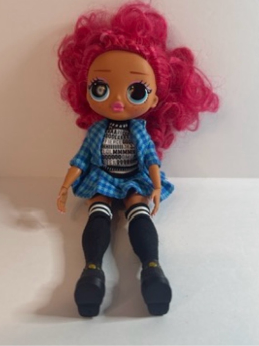LOL Surprise OMG Series 3 CLASS PREZ Fashion Doll w/ Pink Hair 2020 MGA